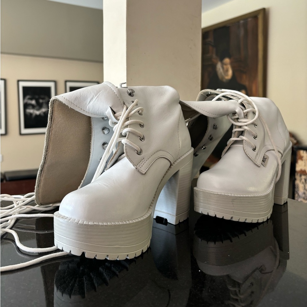 ROC White Lash Heeled Leather
